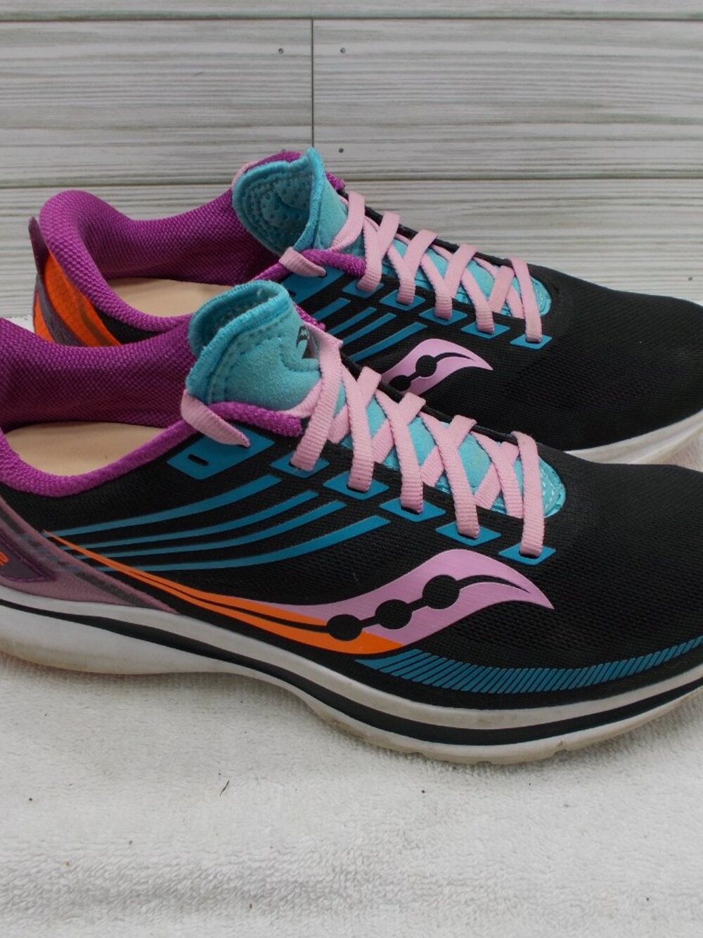Saucony Kinvara 12 S10619-25 Womens 9.5 Running Shoes - Picture 3 of 5